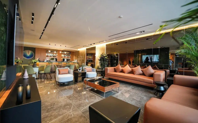 L'Avenue Hotel Apartments