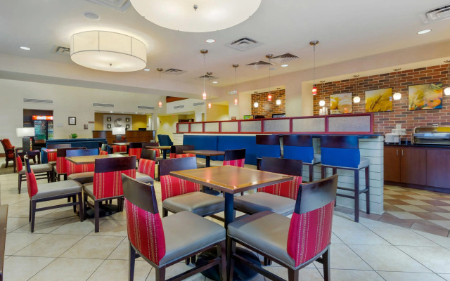Comfort Suites Charleston West Ashley