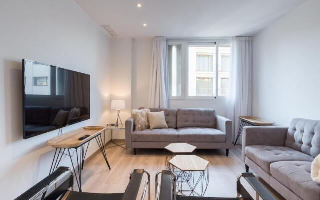 Urbe10 Premium Atarazanas 4 Bedrooms Apartment