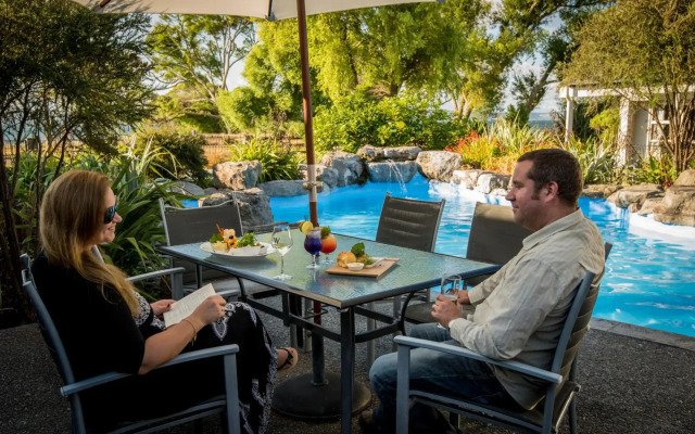 Wai Ora Lakeside Spa Resort