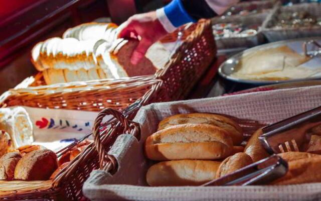 Hotel Falcon Plaza Centre