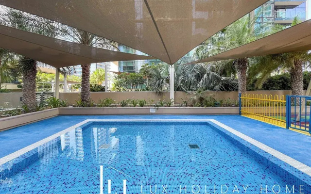LUX The Marina Gate Sea View Suite 2