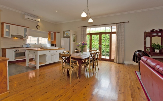 Rose Cottage - Historic Luxury – Guest Rooms – Albury
