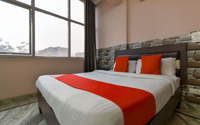 OYO 9740 Hotel Him Sagar