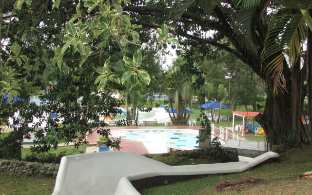 Lake House Resort