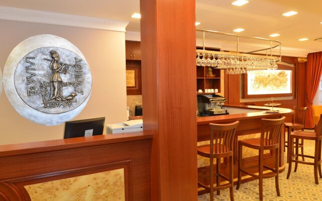 Ataker Hotel