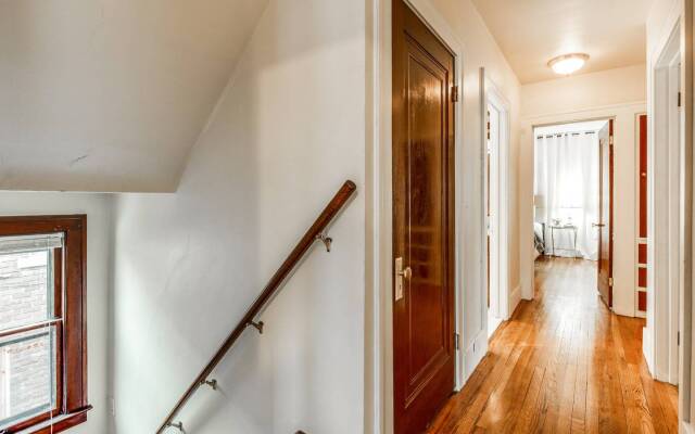 Glamorous Green Beauty in the Heart of University District 15min to Downtown
