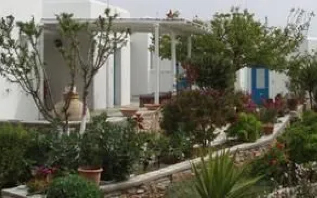 Smaragda Rooms & Studios