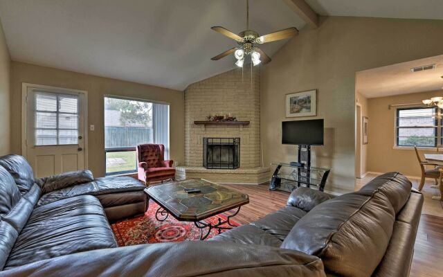 Pet-friendly Missouri City Home w/ Fenced-in Yard!