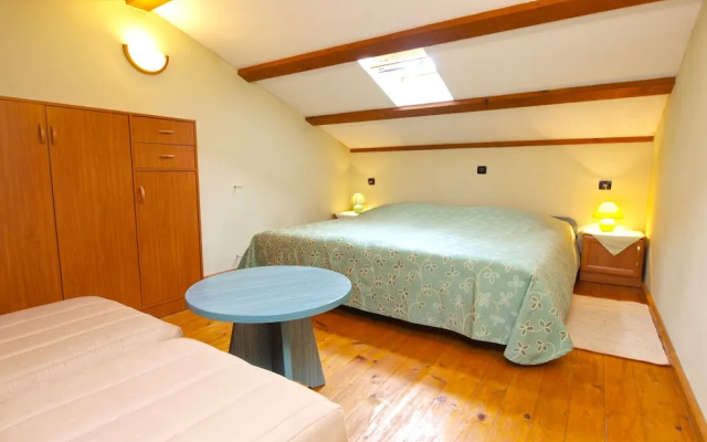 Apartment 1049