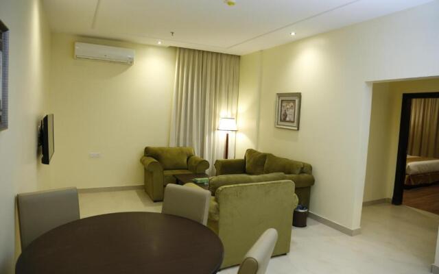 Flora Hotel Suite 2