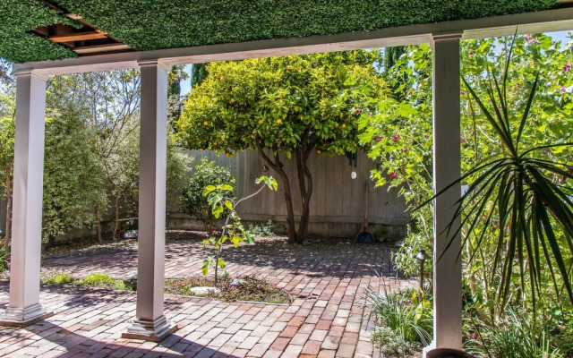 Updated and Modern Alameda 1 Bedroom