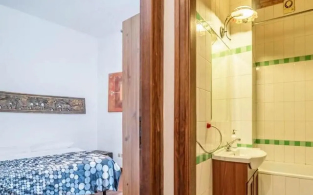 Apartment 6 People, Rome Trevi Fountain Convenient and Clean