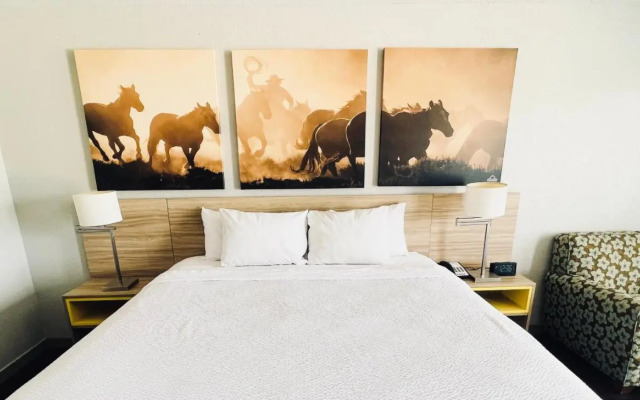 Days Inn by Wyndham Canton