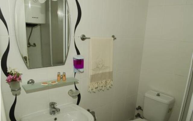 Moneba Suite Apart Hotel