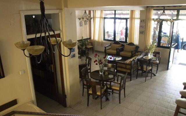Hotel Anixis