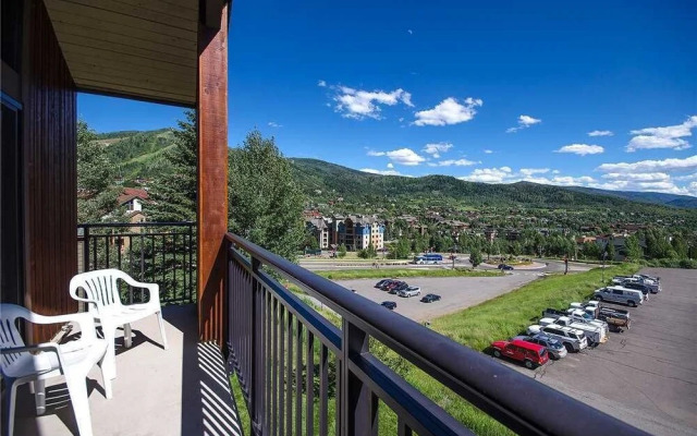 West Condominiums - W3301