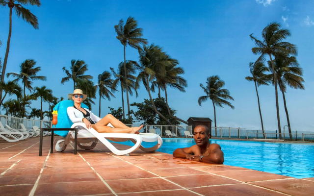 Hotel Arawak Beach Resort