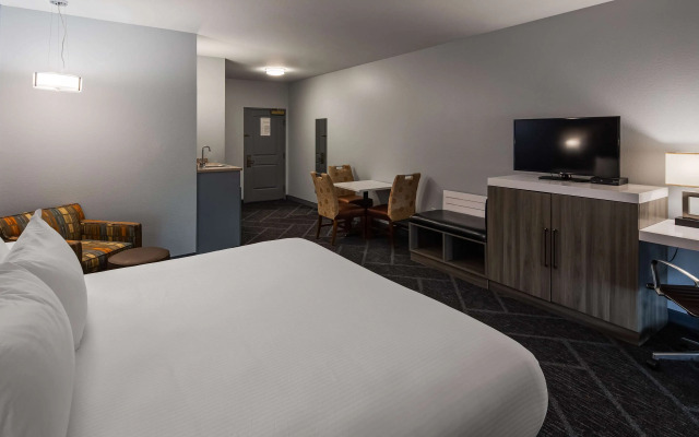 Best Western Plus Appleton Airport/Mall Hotel