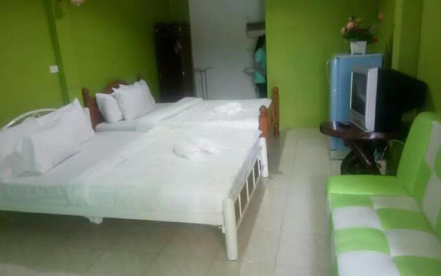 Roomquest Amphawa Vaylasamran Floating Market