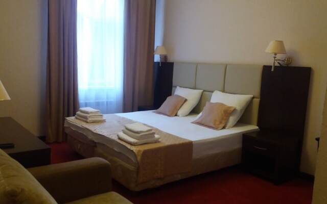 Rauan Hotel