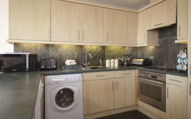 25 Burgh Island Causeway