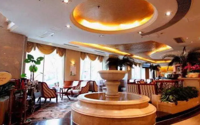 Ramada Plaza Peace Shanghai