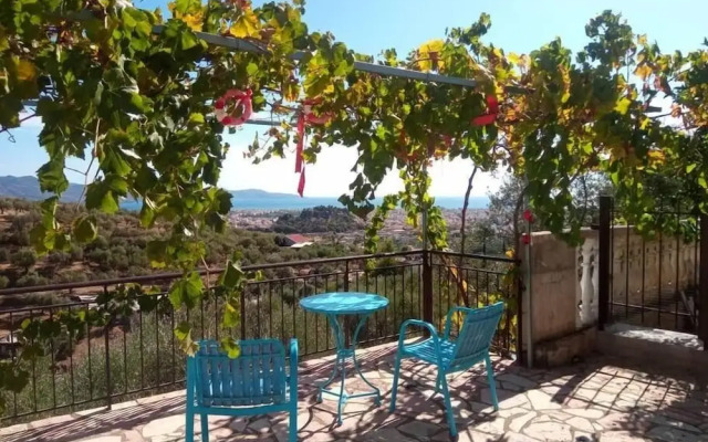 Spacious Villa With Amazing Sea & Mountain View