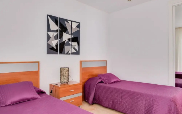 Quaint Apartment close to the Seabeach