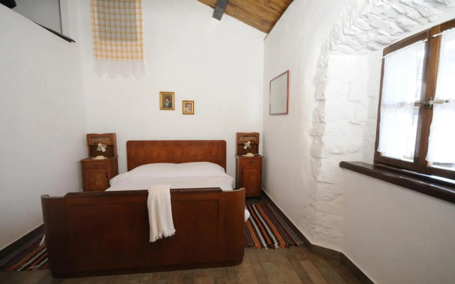 Holiday Homes Poli Svetega Antona