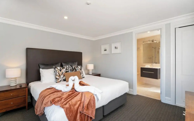 3-Bedroom Penthouse Apartment - The Beacon 1002