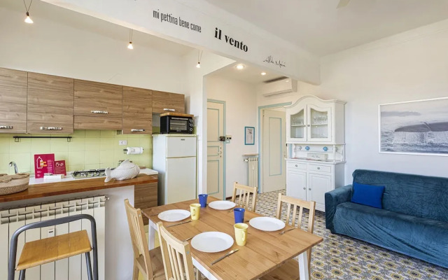 La Poetessa With Pool