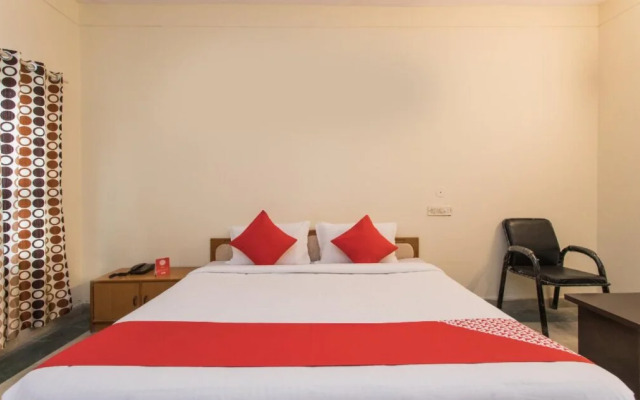 OYO 18333 Hotel The Awesome