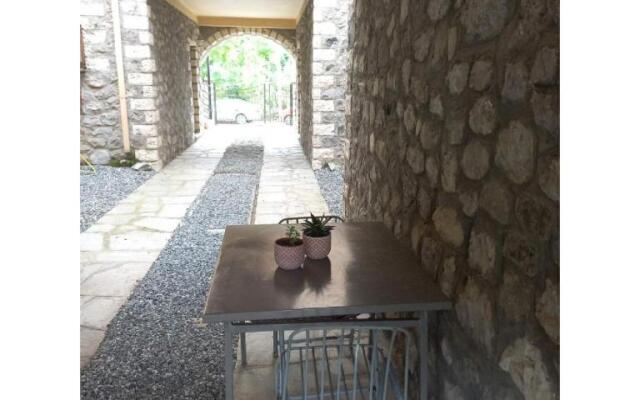 Potamolithos Suites