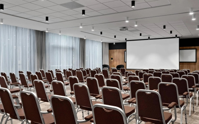 Renaissance Amsterdam Schiphol Airport Hotel