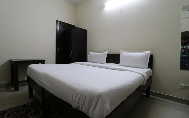 Devine Stay By OYO Rooms