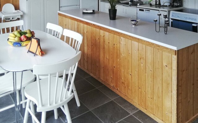 6 Person Holiday Home in Strömstad
