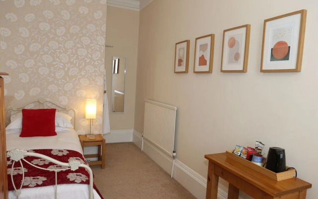 The Waves: Yorkshire Coast B&B