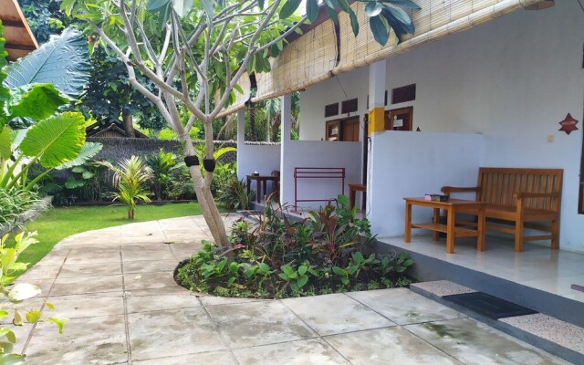 Van Santri Homestay Pemuteran