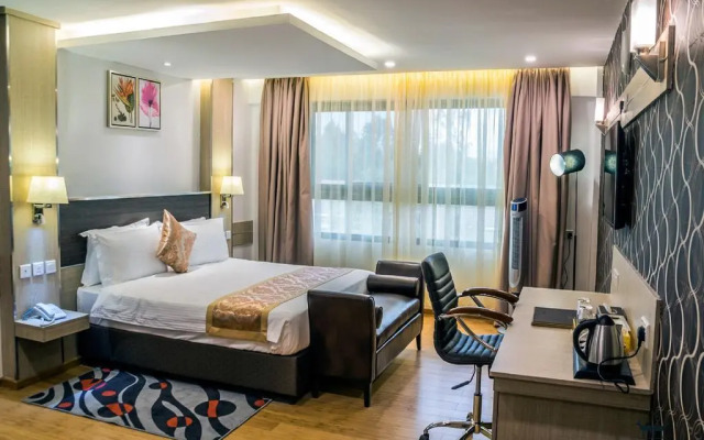 The Ole-Ken Hotel