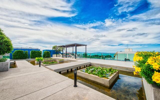 Acqua Condominium