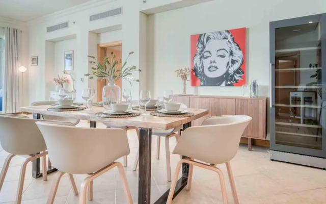 Chic Beachside 3BR Living at the Palm