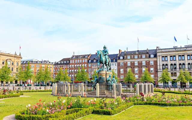 220sqm Designer Apt-balcony Heart of Copenhagen