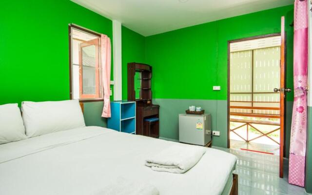 Sarm Mork Guesthouse