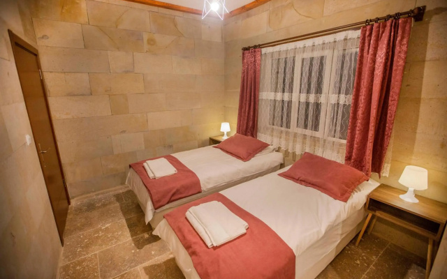 Capiedra Hotel