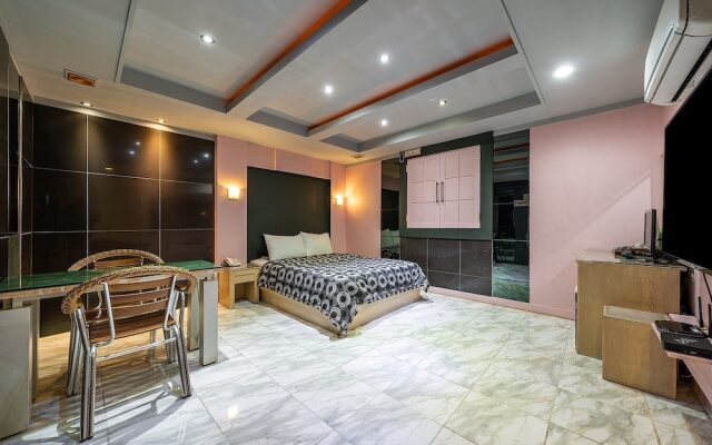 California Hotel