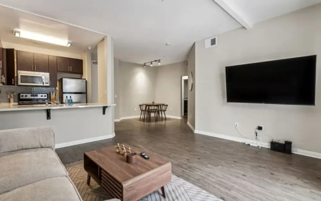 Chic Marina Oasis 5 Star Amenities Central