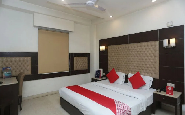 OYO 27928 Metropolis Guest House