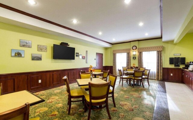 Best Western Ingleside Inn & Suites