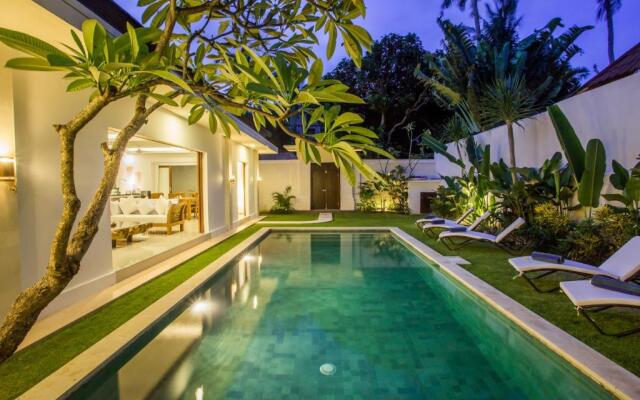 Deluxe Kamboja Villa